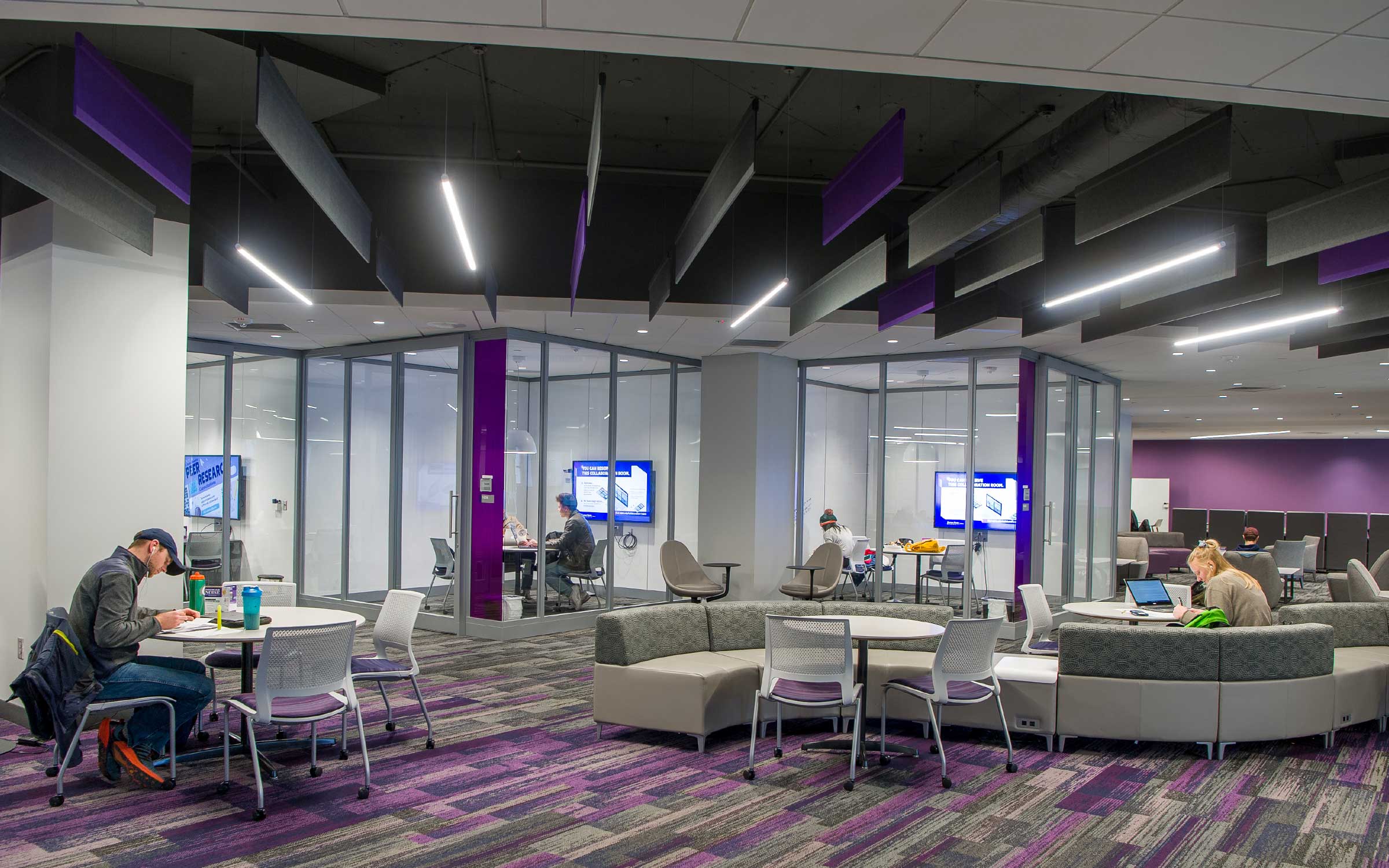 Learning Commons collaboration rooms first floor